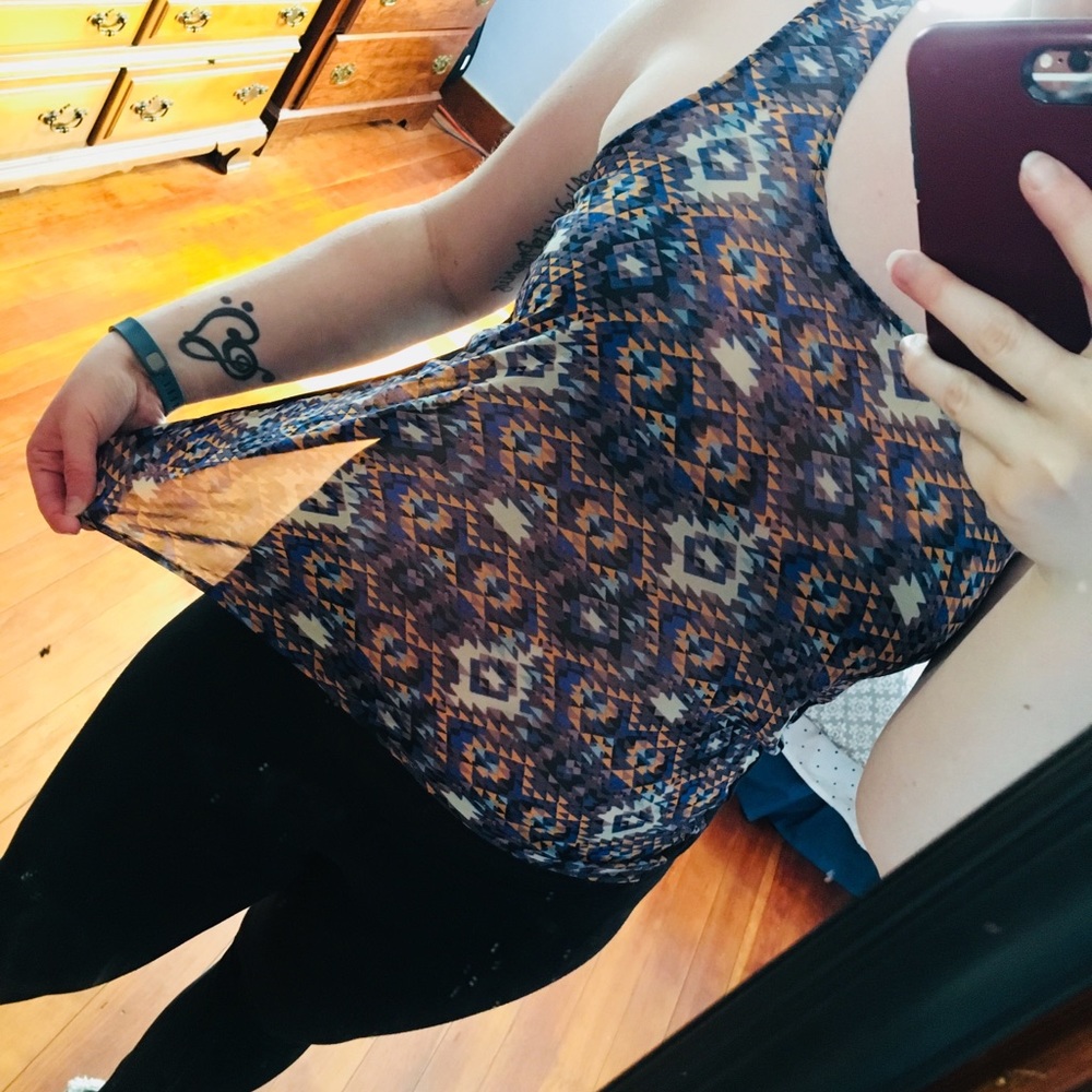 🌱Patterned Tank🌱 - Picture 3 of 5